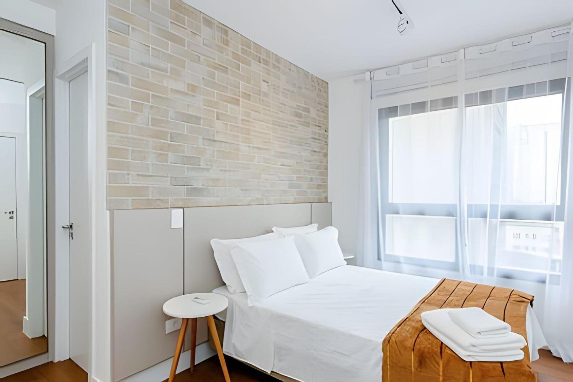 Easy Emiliano - Apartamentos UROOMS
