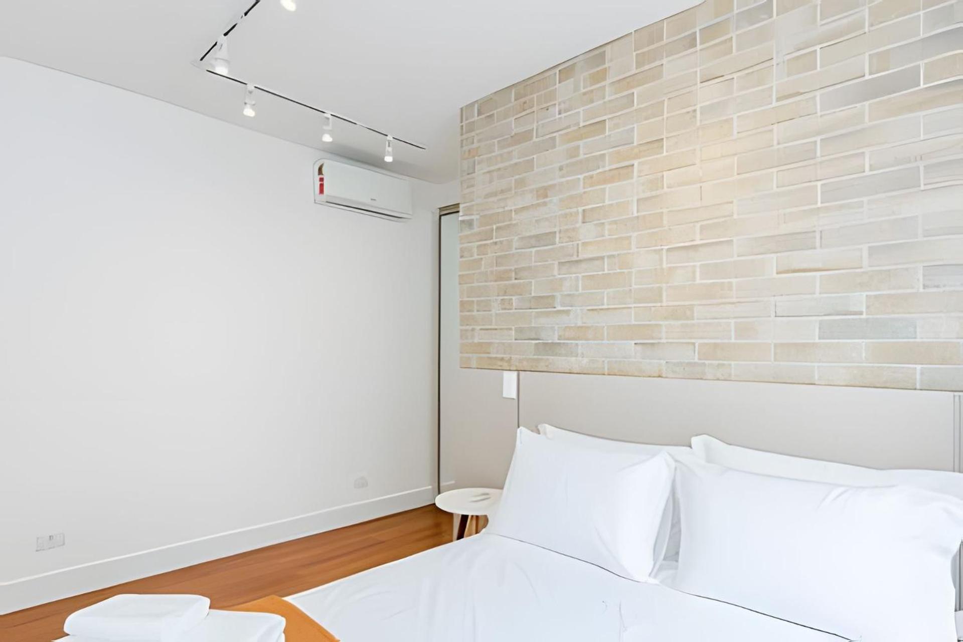 Easy Emiliano - Apartamentos UROOMS