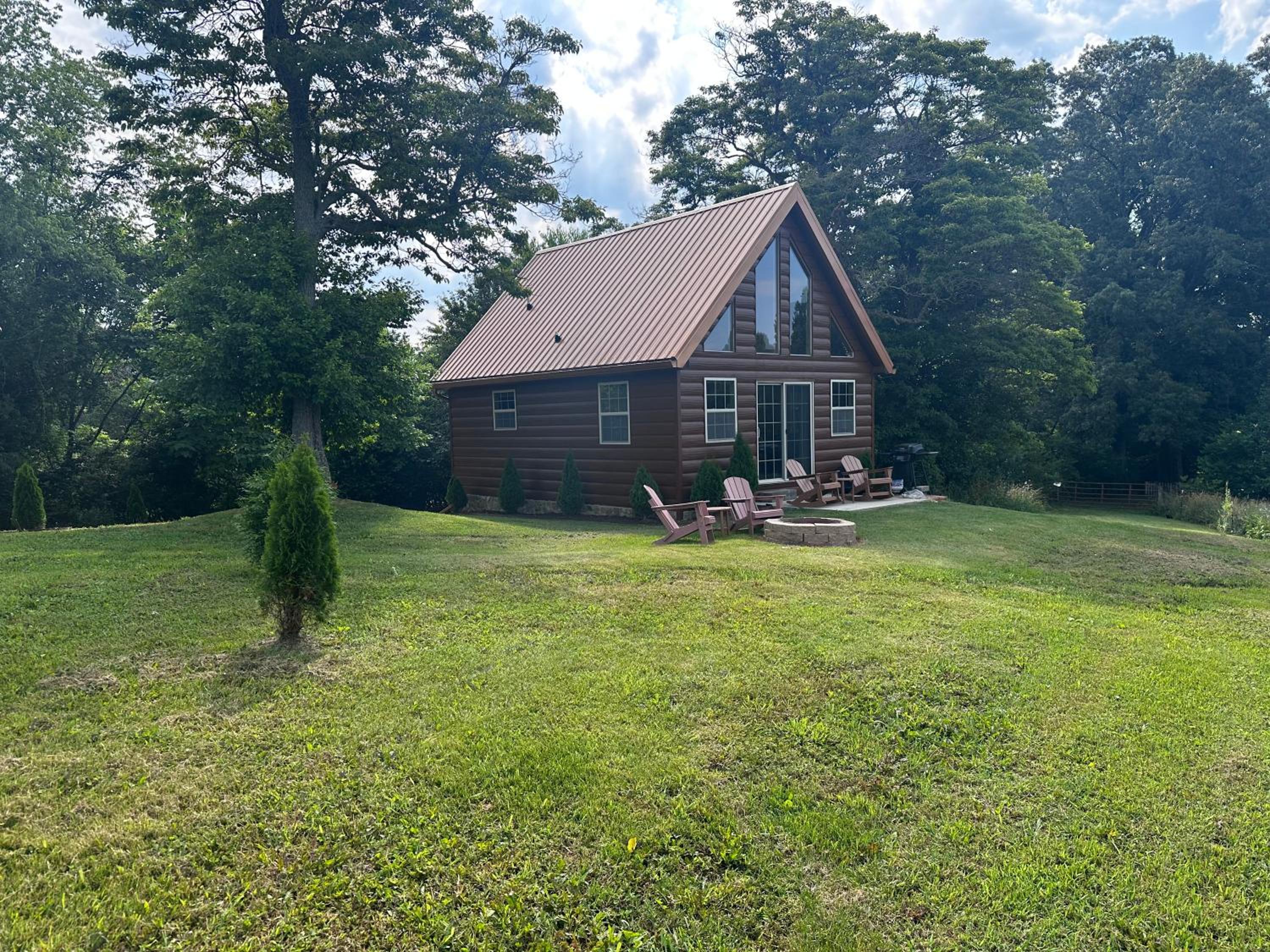 Cozy 1 bedroom cabin in the heart of Jonesborough view 2