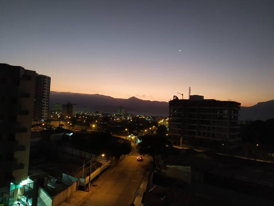 Apartamento novo vista do mar 64m2 2 dorms Wi-fi estacionamento grátis Praia Grande Mirim