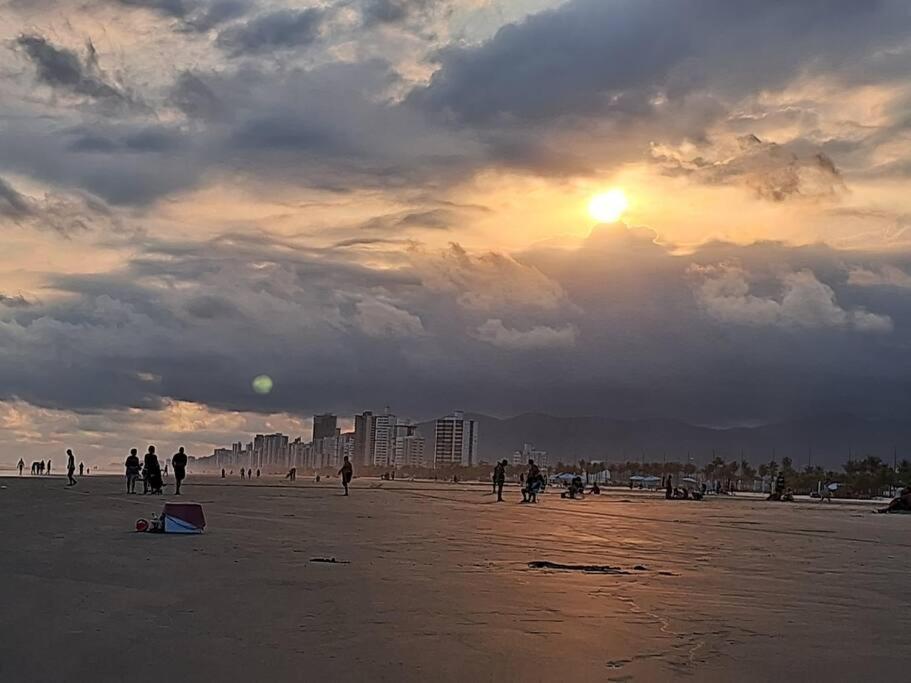 Apartamento novo vista do mar 64m2 2 dorms Wi-fi estacionamento grátis Praia Grande Mirim