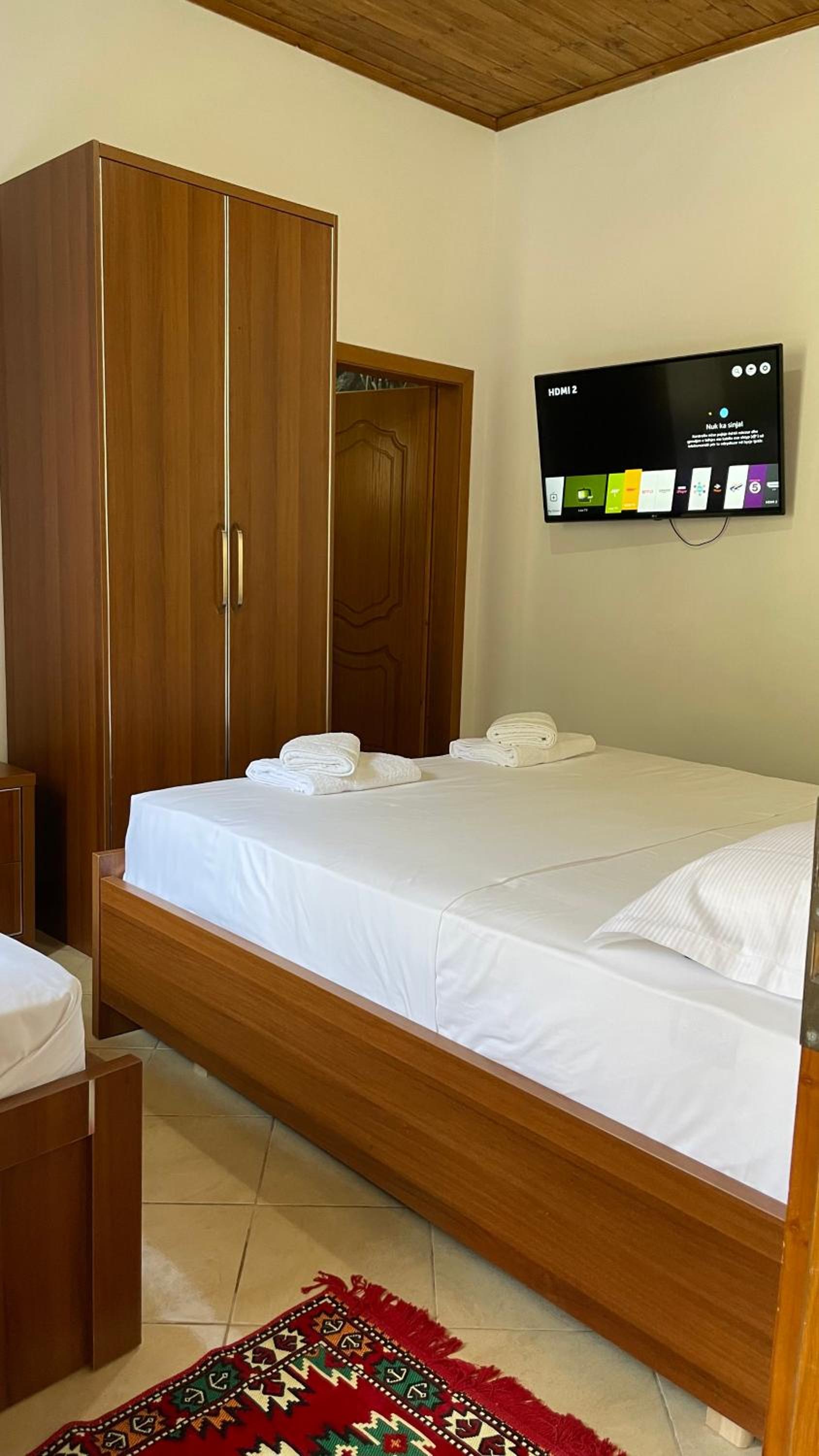 MEROLI Guesthouse - UNESCO quarter
