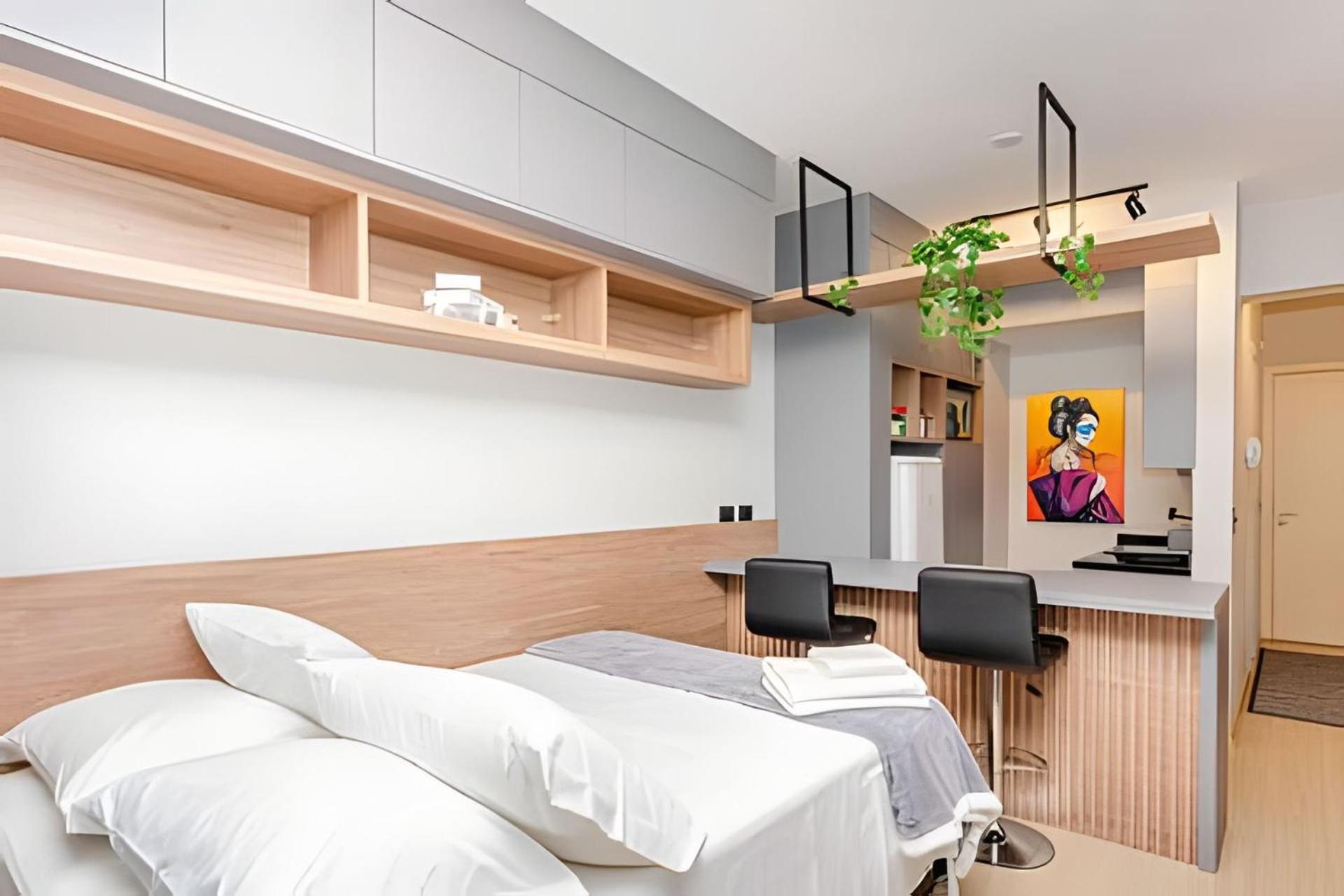 Studio incrível no Condo clube sky, batel soho by UROOMS