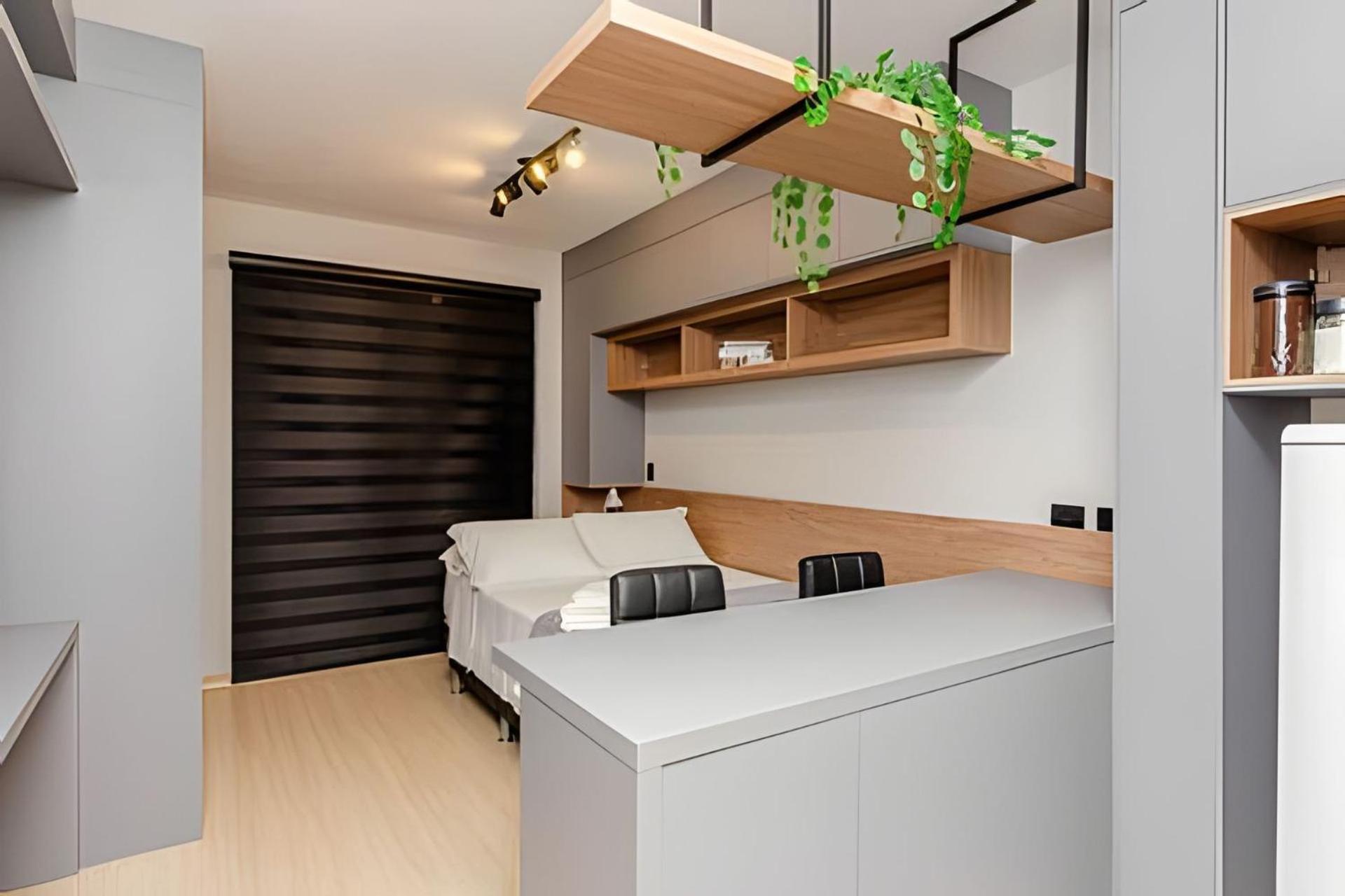 Studio incrível no Condo clube sky, batel soho by UROOMS