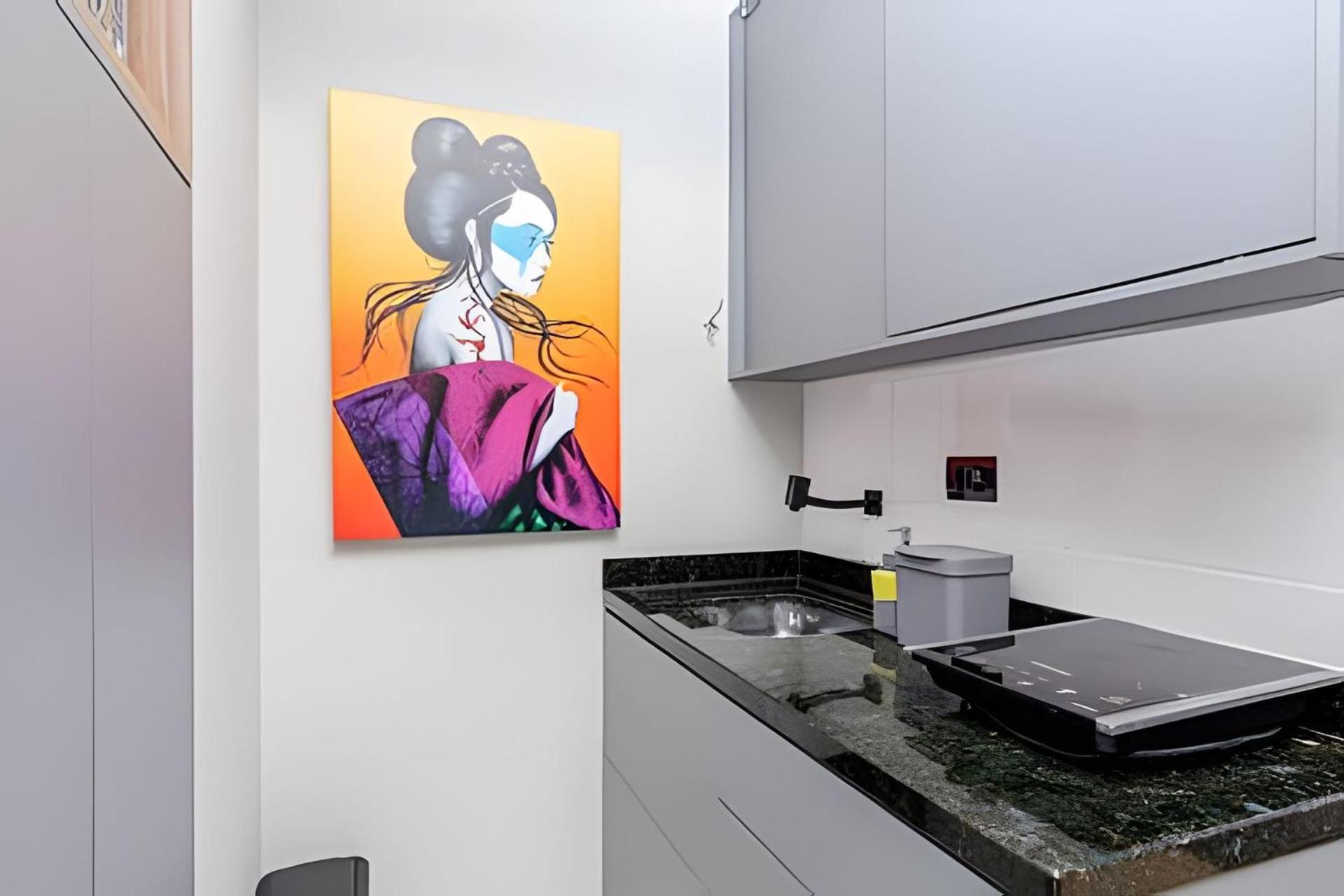 Studio incrível no Condo clube sky, batel soho by UROOMS