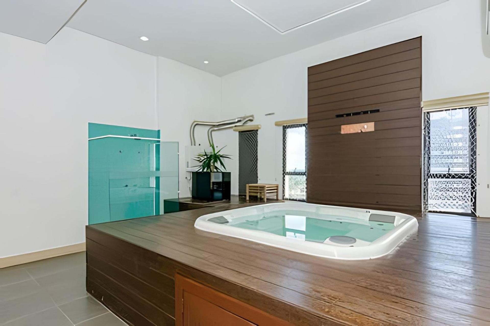 Studio incrível no Condo clube sky, batel soho by UROOMS
