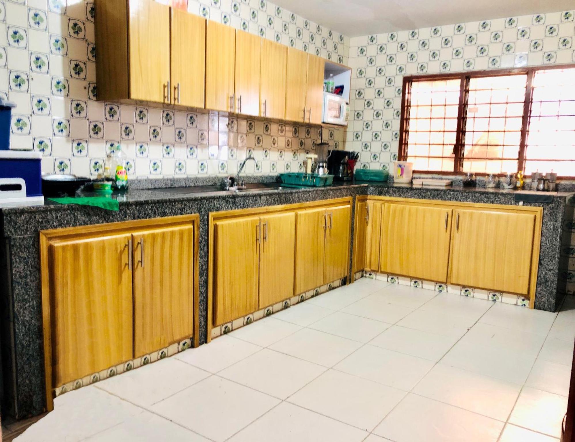 Casa Nora casa amplia con aire acondicionado para familias y grupos WiFi y parking cubierto