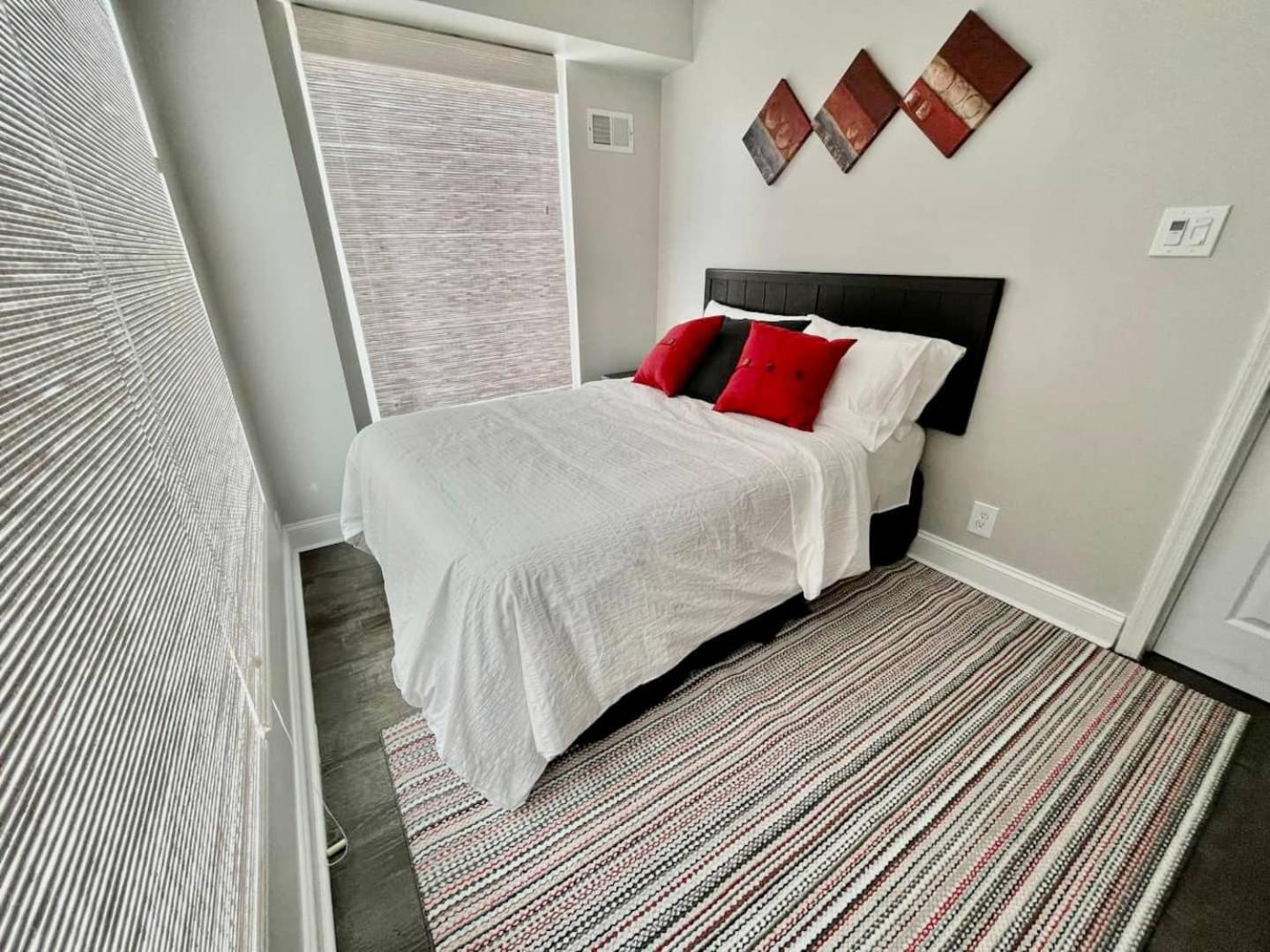 Sweet Casa - Fully Equipped 4br & Free Parking view 4
