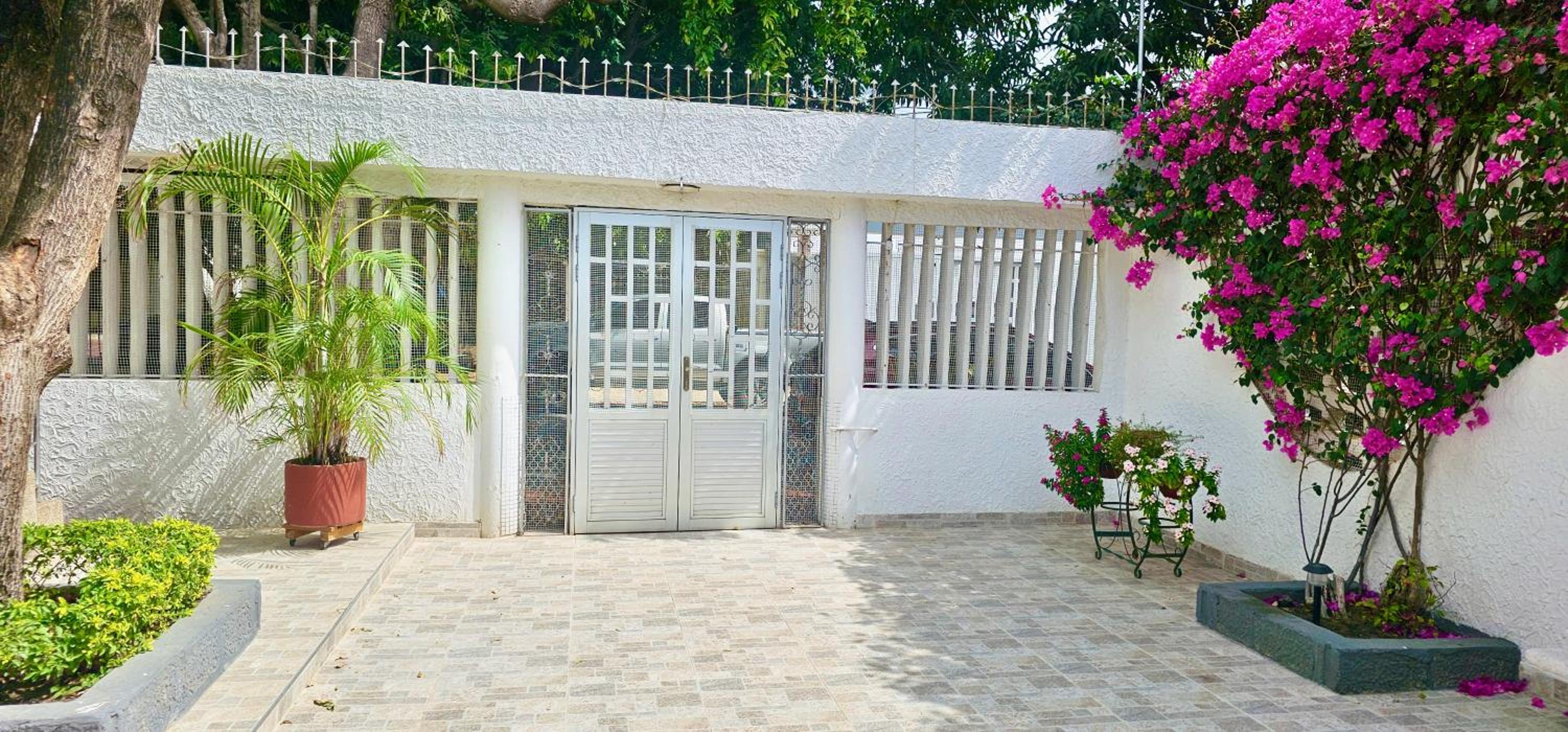 Casa Nora casa amplia con aire acondicionado para familias y grupos WiFi y parking cubierto