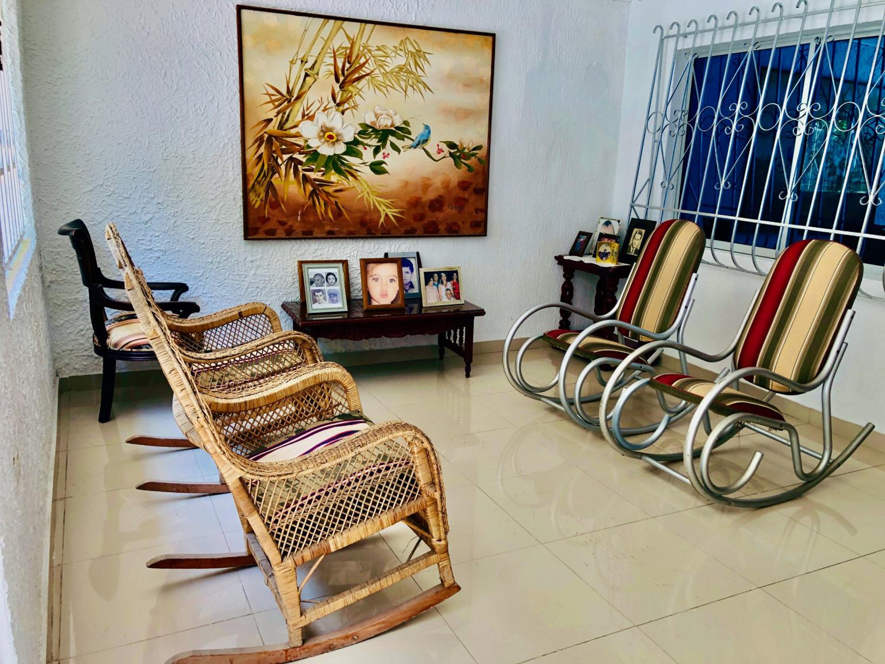 Casa Nora casa amplia con aire acondicionado para familias y grupos WiFi y parking cubierto