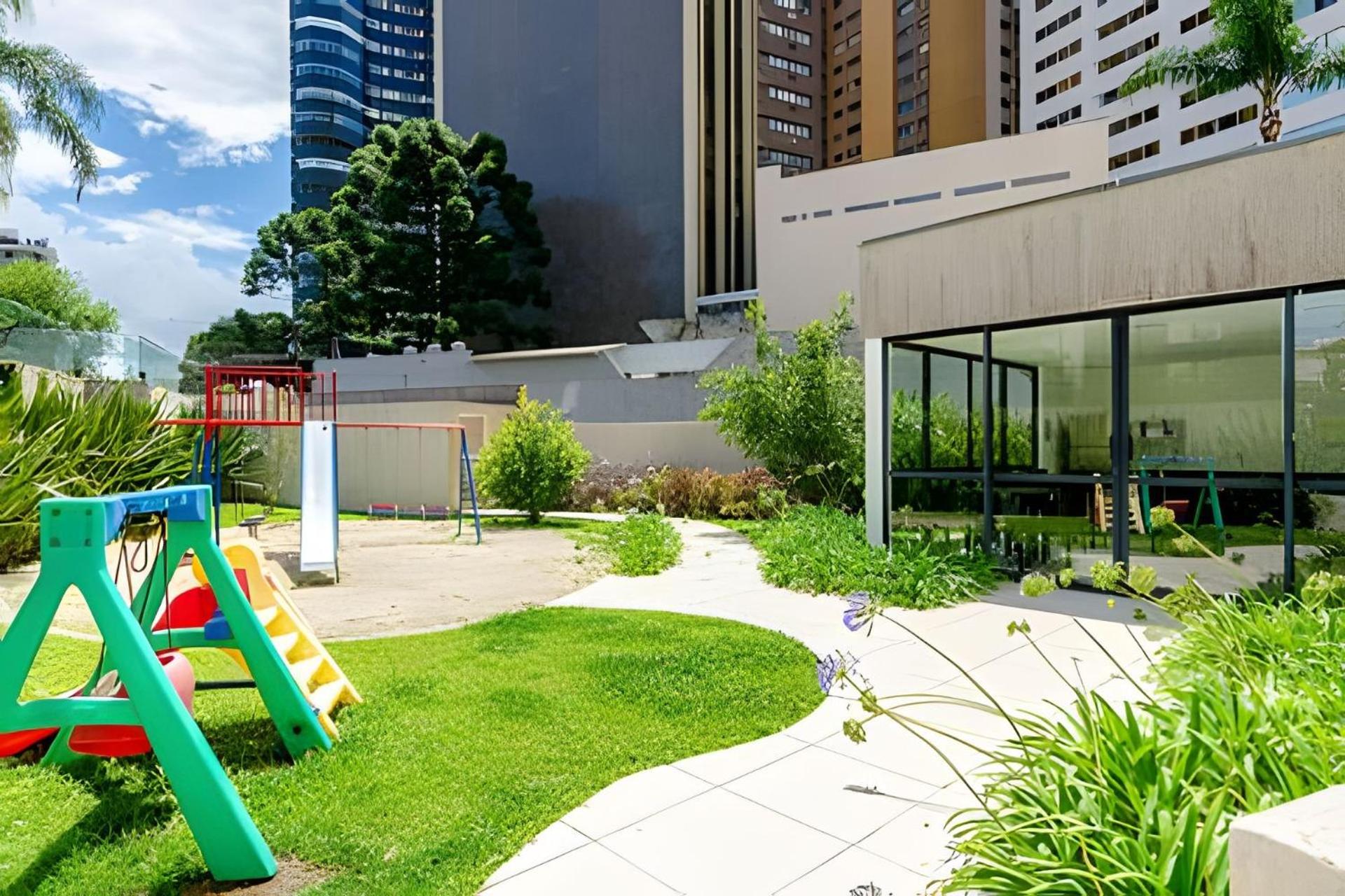 Dois quartos condomínio clube de luxo Sky com vaga by UROOMS