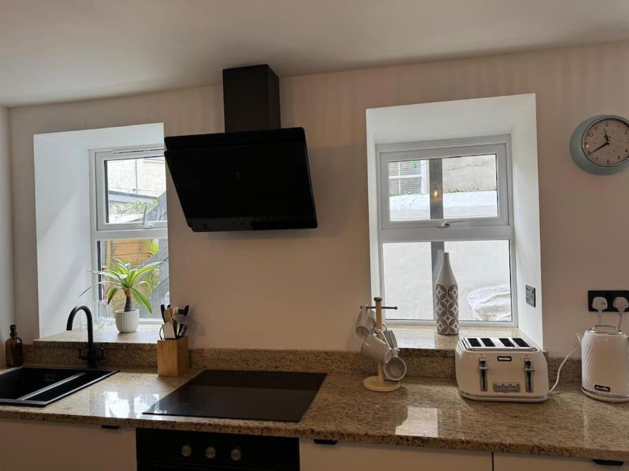 Stylish & central apartment close to the beach view 3