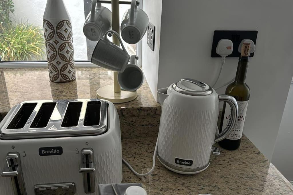 Stylish & central apartment close to the beach view 4