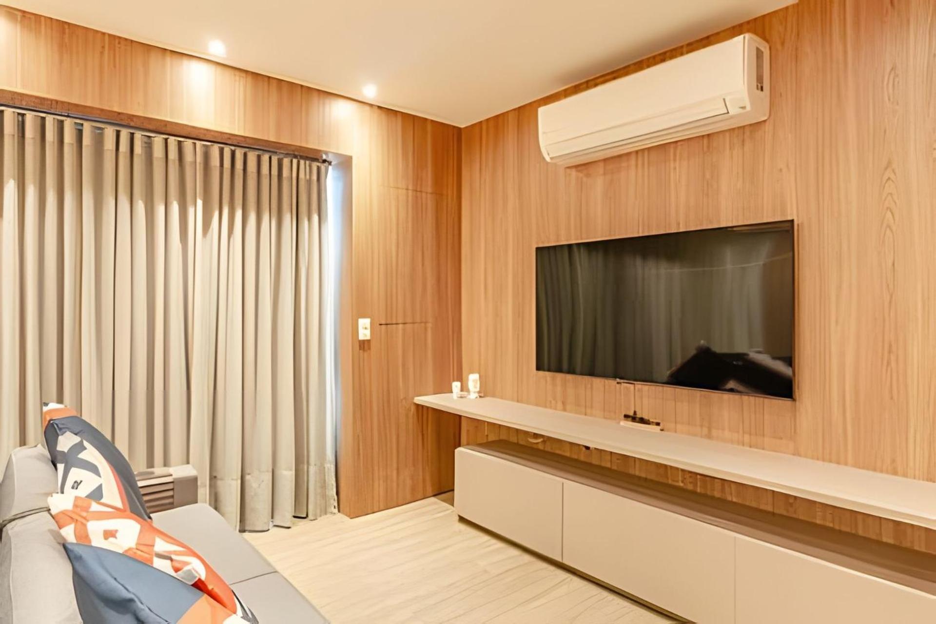 Duplex Incrível, 2 Quartos, varanda, 2 vagas Batel by UROOMS