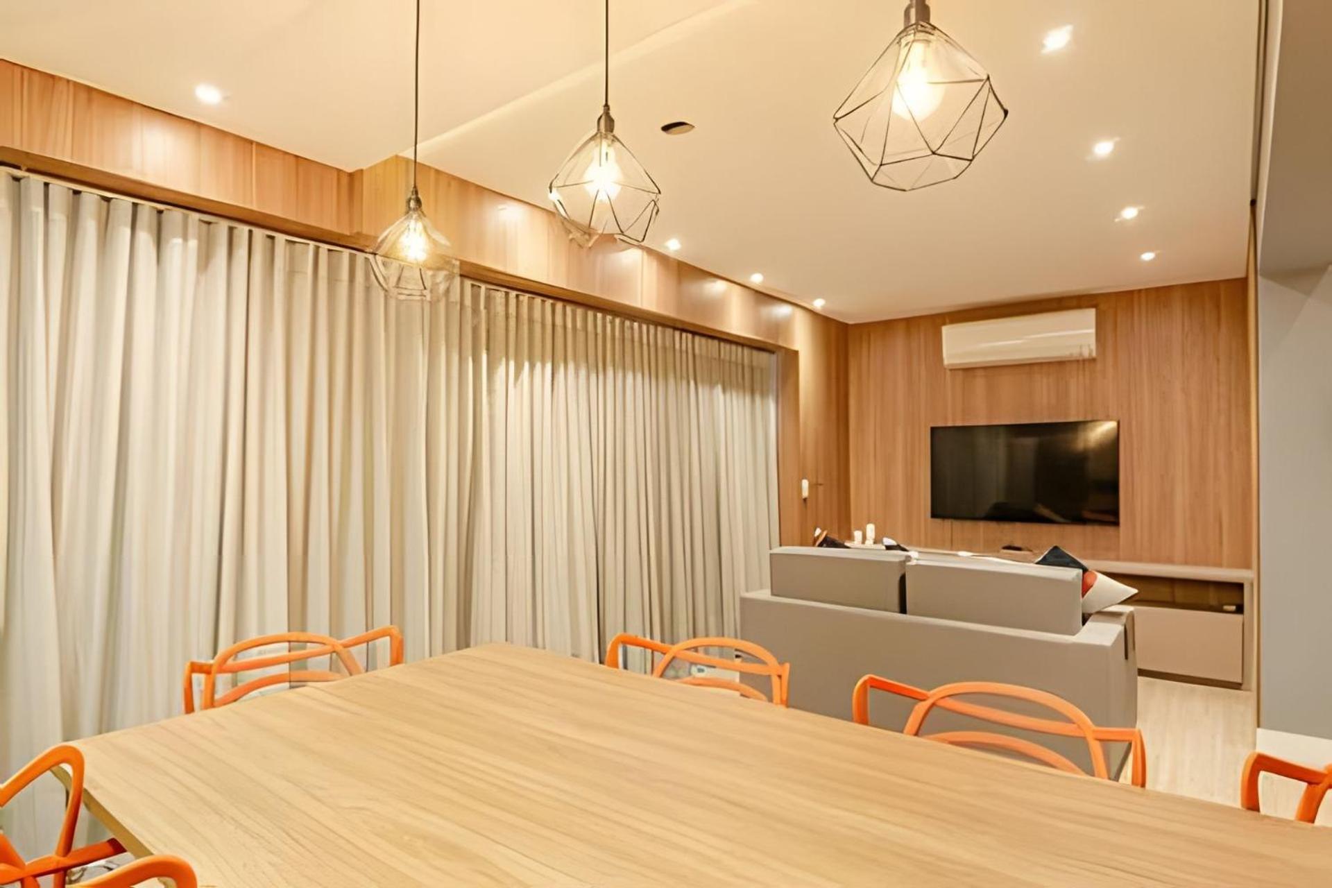 Duplex Incrível, 2 Quartos, varanda, 2 vagas Batel by UROOMS