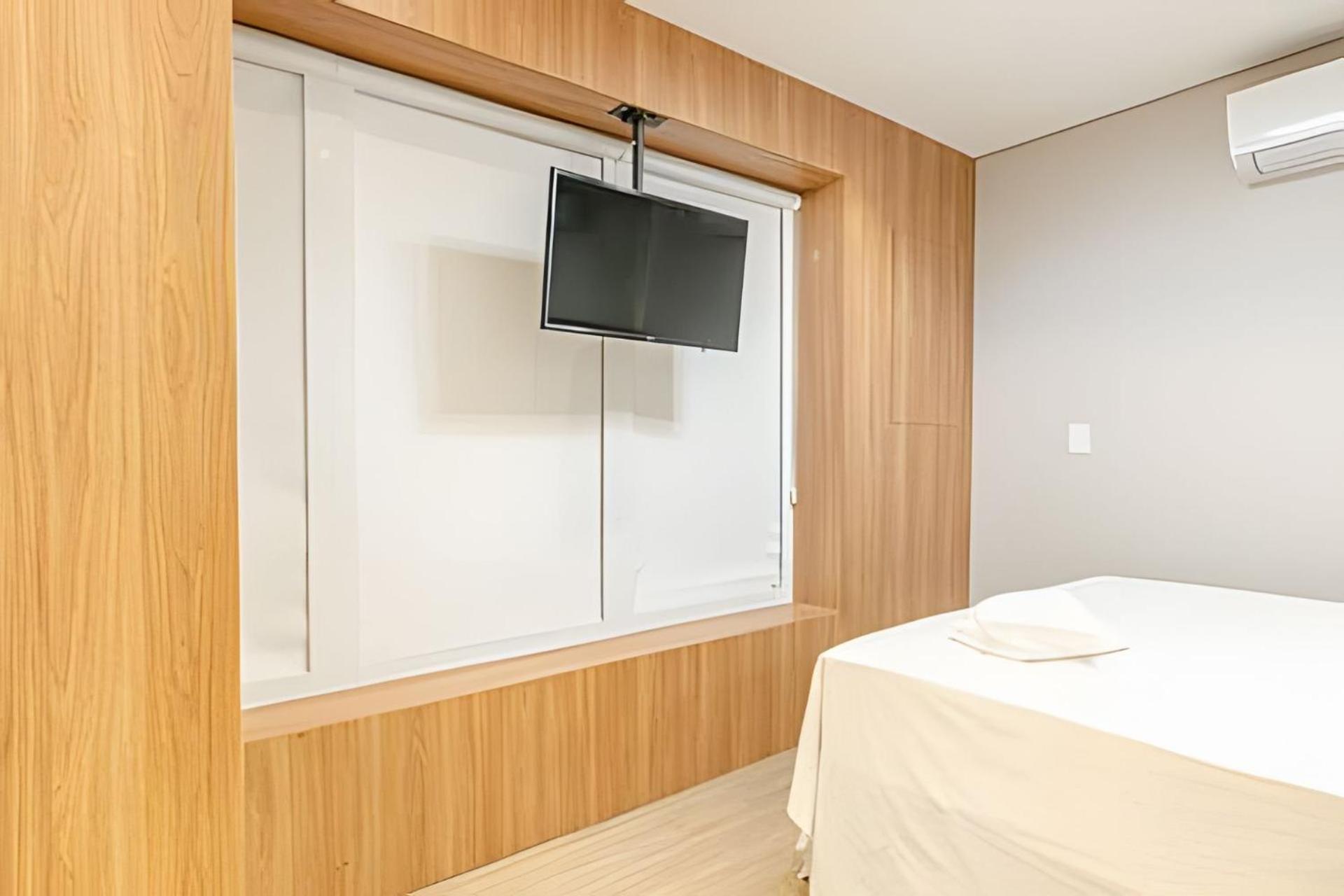 Duplex Incrível, 2 Quartos, varanda, 2 vagas Batel by UROOMS