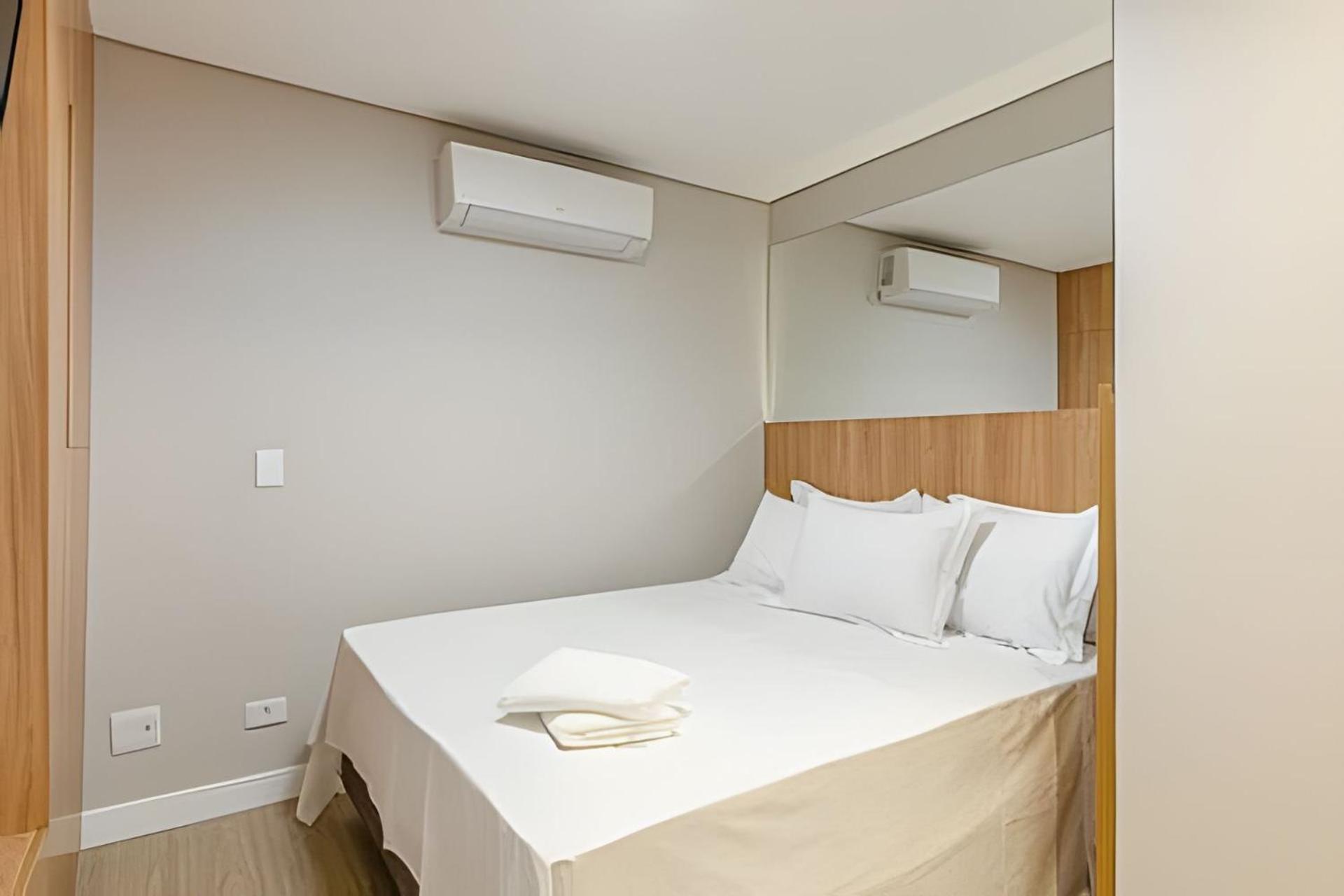 Duplex Incrível, 2 Quartos, varanda, 2 vagas Batel by UROOMS