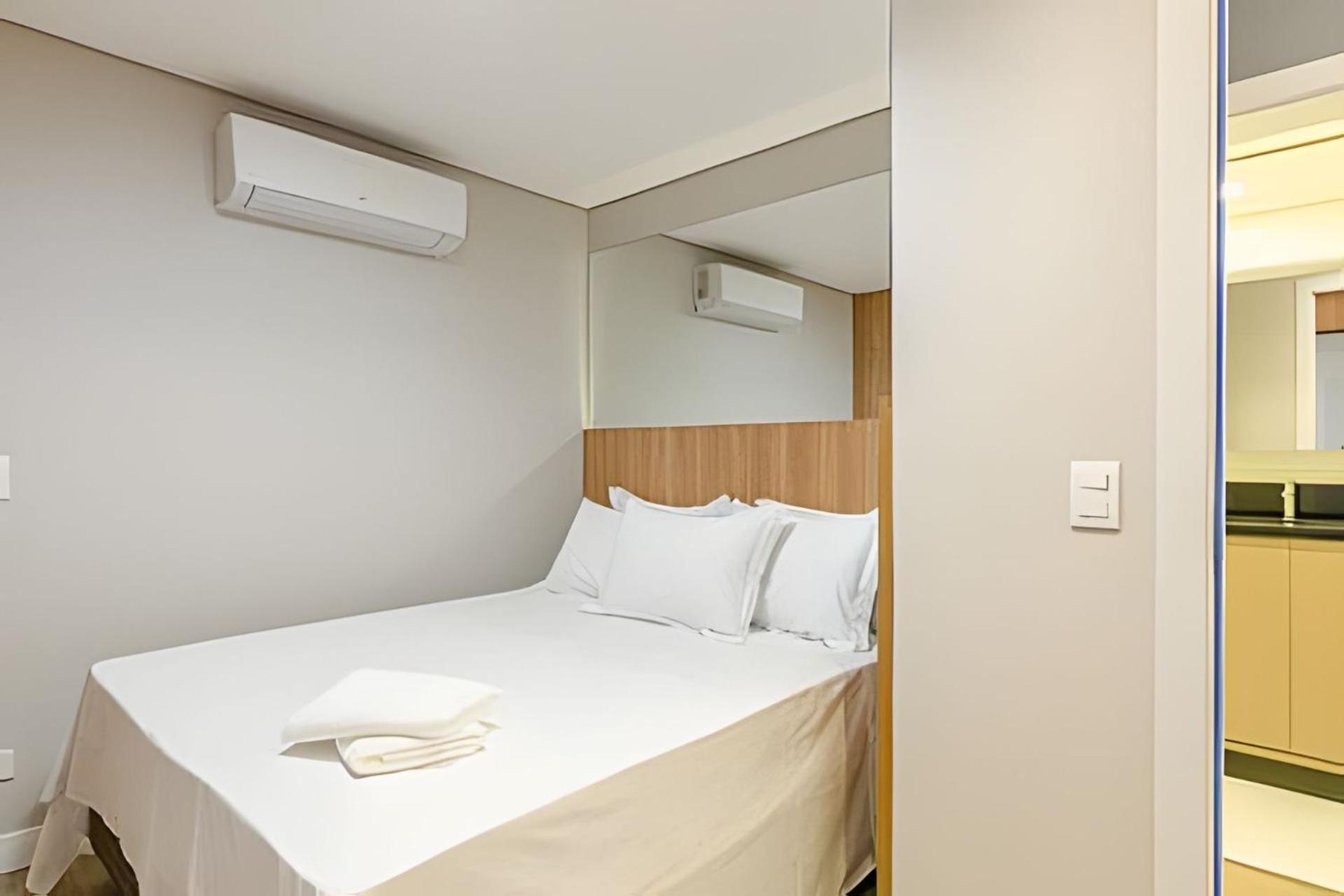Duplex Incrível, 2 Quartos, varanda, 2 vagas Batel by UROOMS