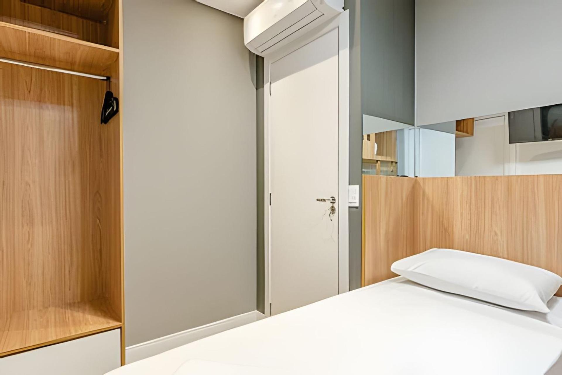 Duplex Incrível, 2 Quartos, varanda, 2 vagas Batel by UROOMS