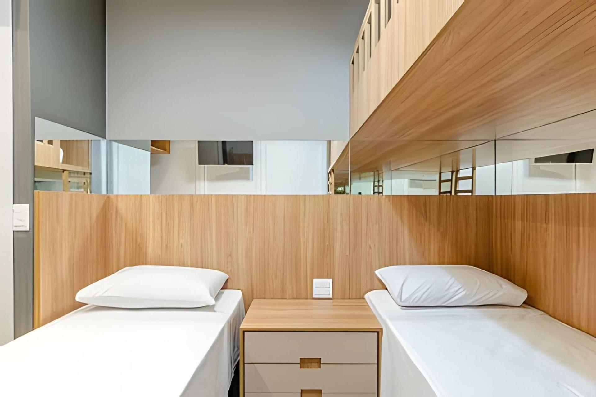 Duplex Incrível, 2 Quartos, varanda, 2 vagas Batel by UROOMS