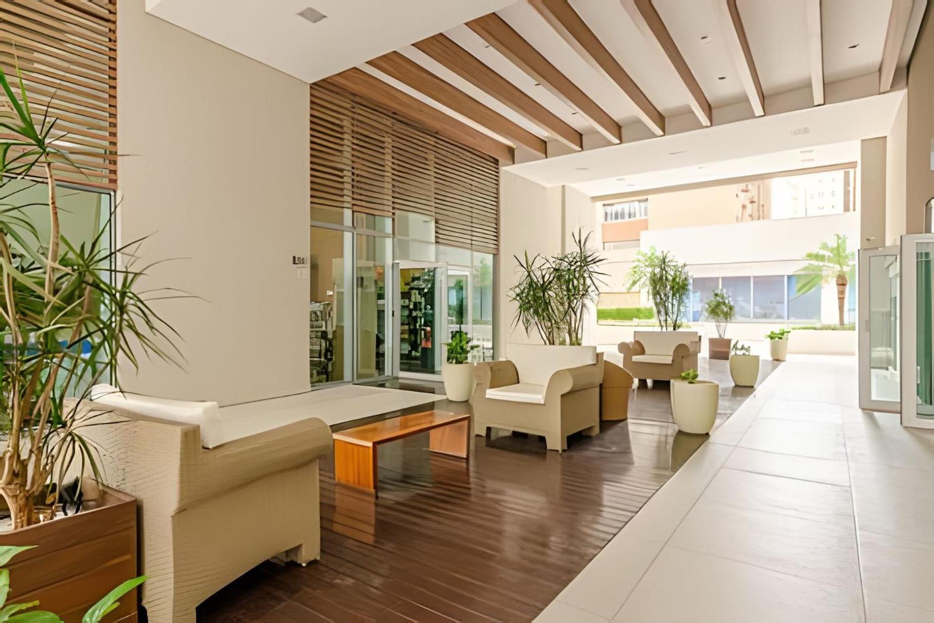 Duplex Incrível, 2 Quartos, varanda, 2 vagas Batel by UROOMS