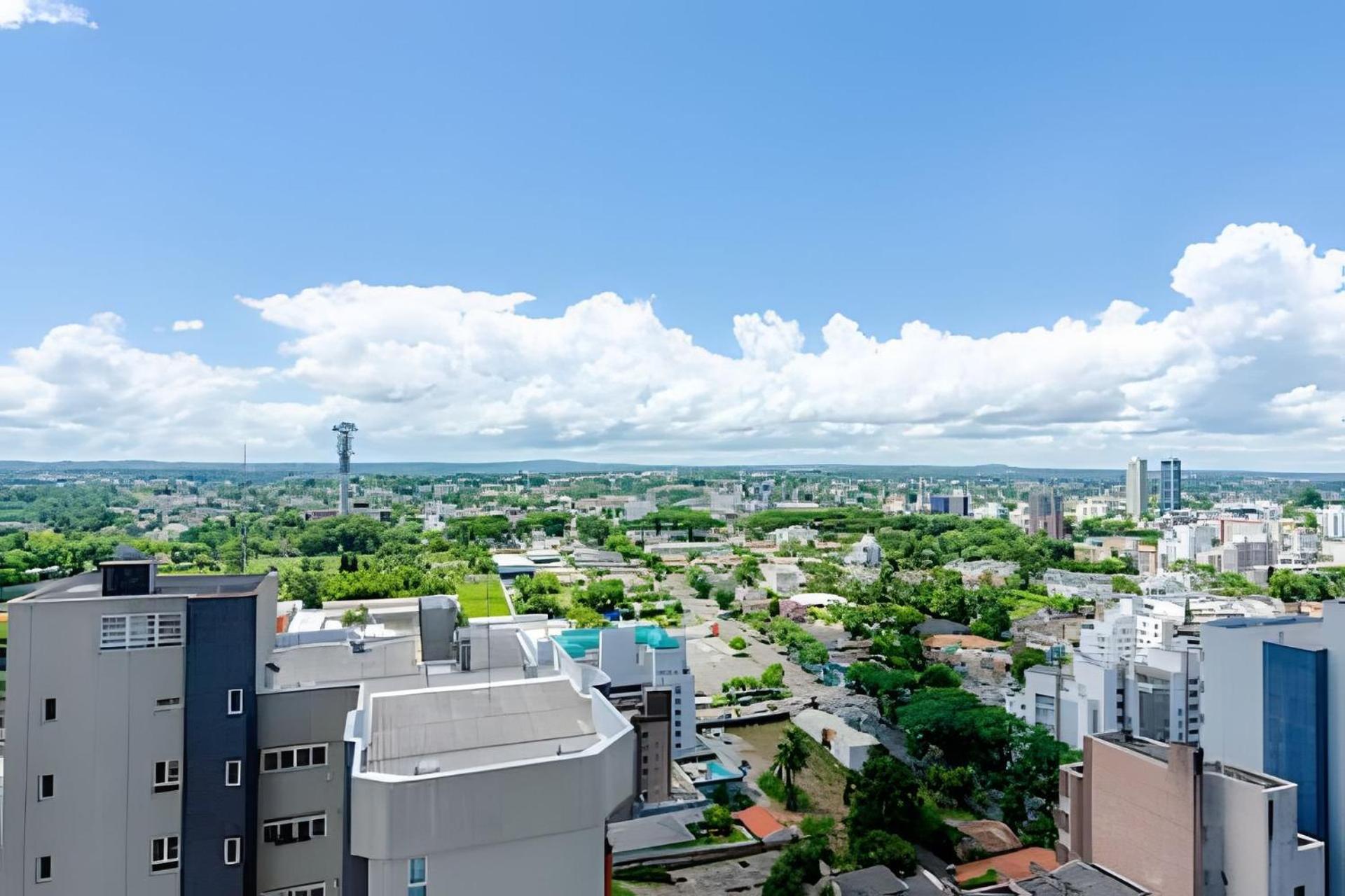 1 quarto, cheio de estilo, condo club Sky com vaga by UROOMS
