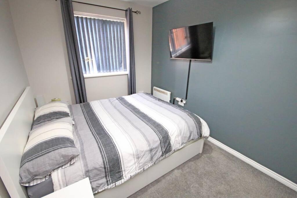 Chapman Spacious 2 Bedroom Apartment view 4