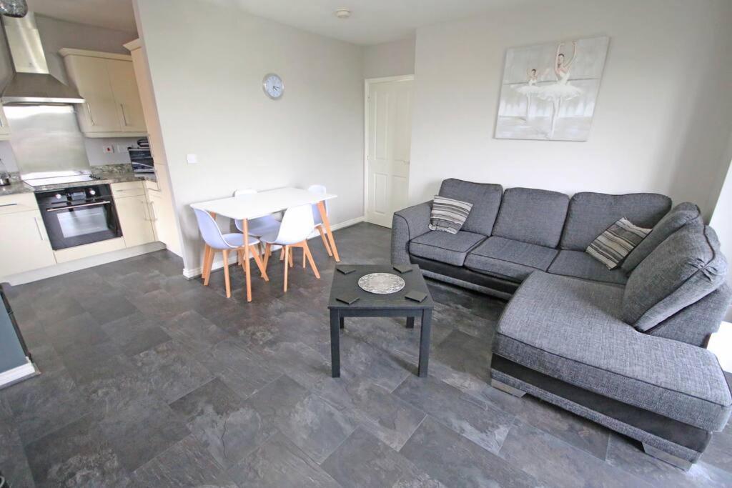Chapman Spacious 2 Bedroom Apartment view 5