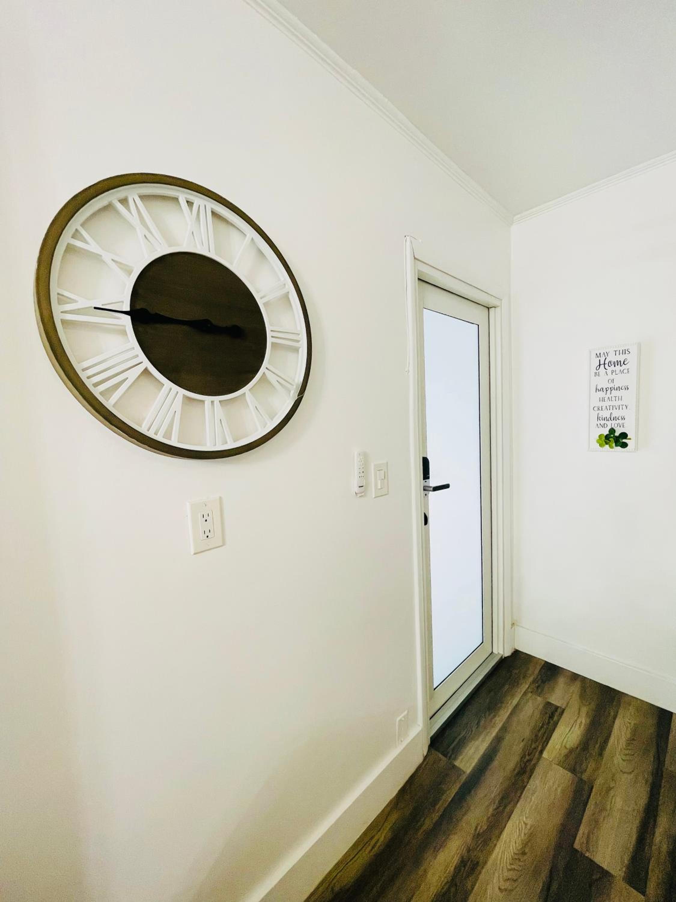 La Cocina Oasis Minutes from FTL Beach Pool & Parking Onsite view 5