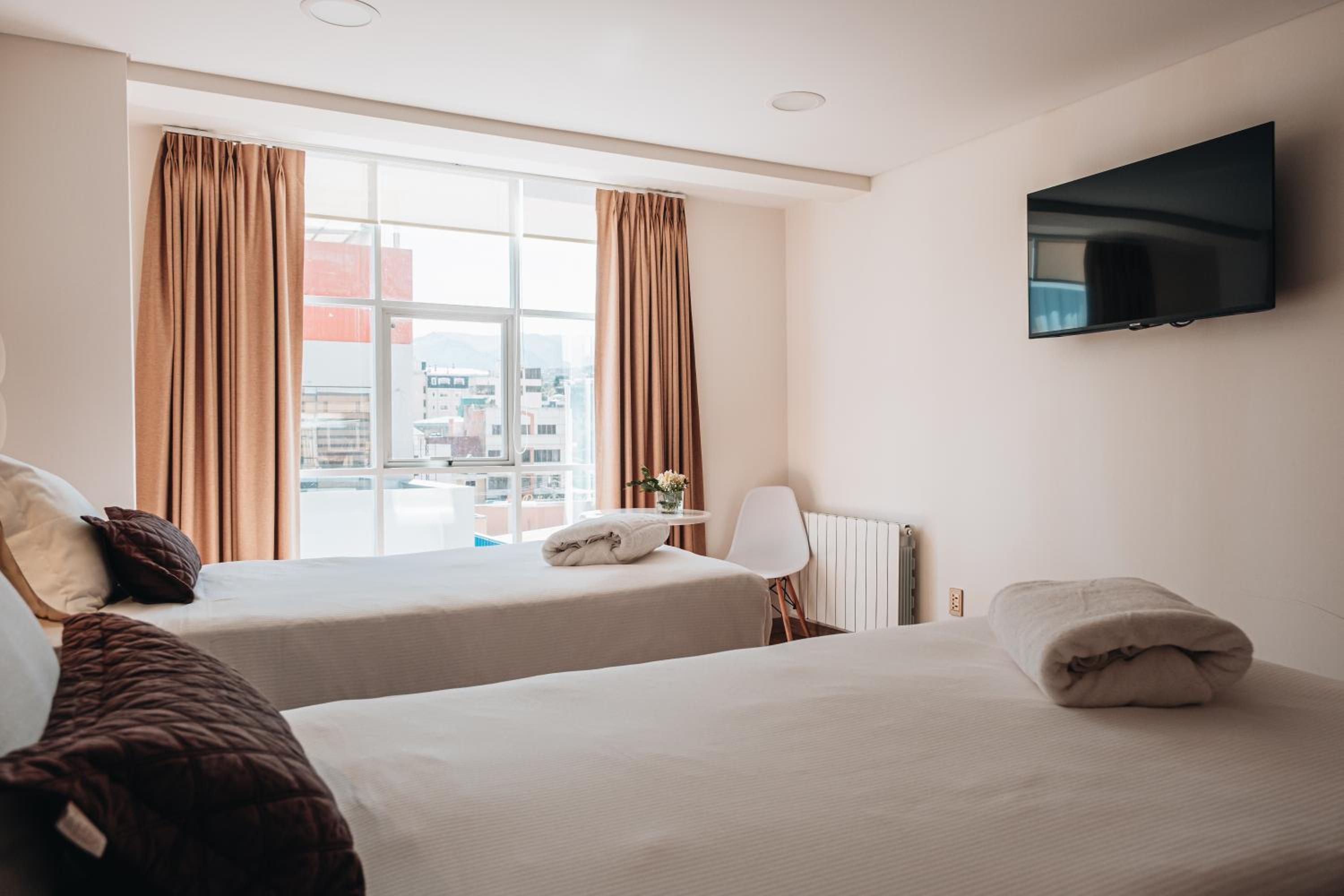 FRATELLI CORP APART HOTEL