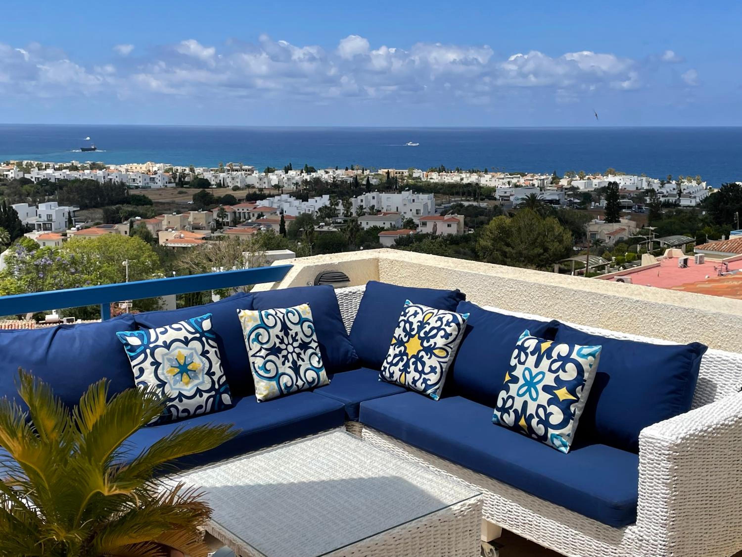 Sea View Penthouse-Style