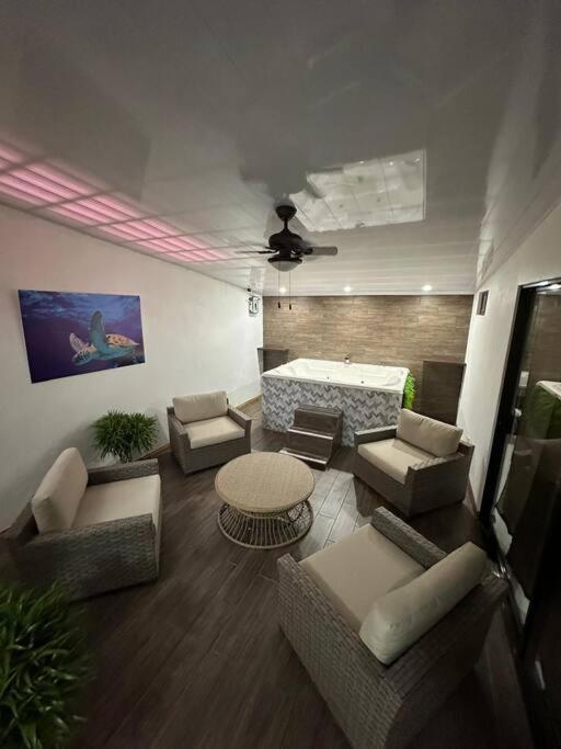 Bernis House with Jacuzzi