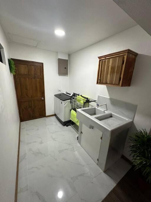 Bernis House with Jacuzzi