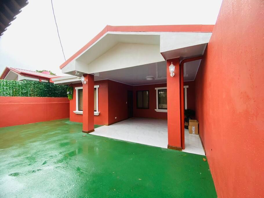 Bernis House with Jacuzzi