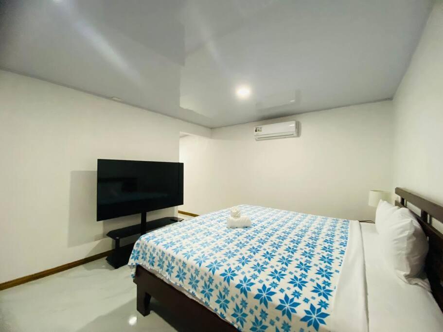 Bernis House with Jacuzzi
