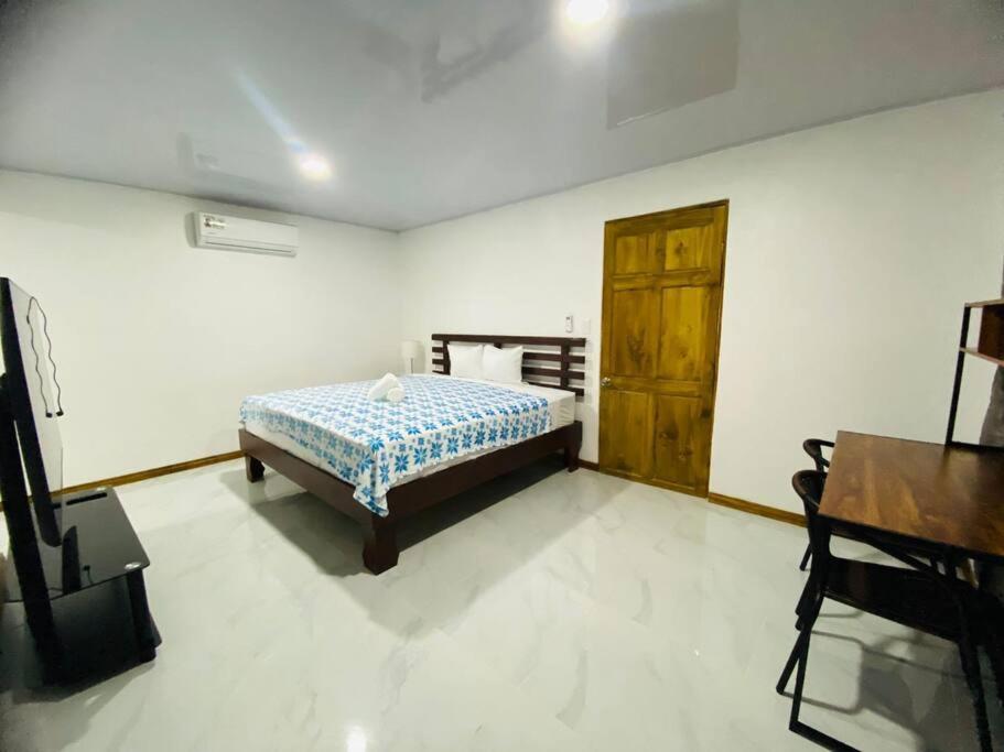 Bernis House with Jacuzzi