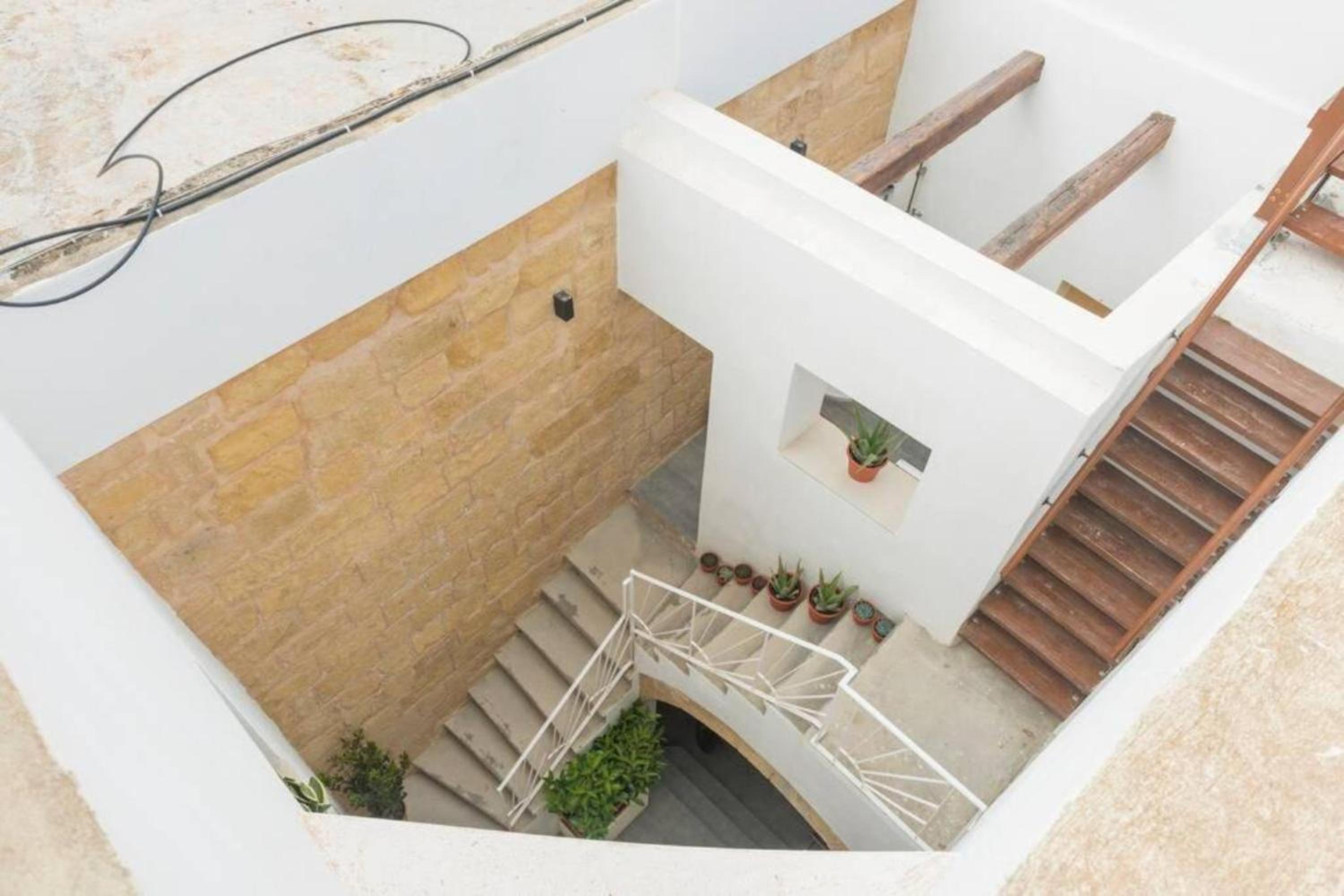 Authentic GF apartment with terrace at the 3 Cities Marina view 3