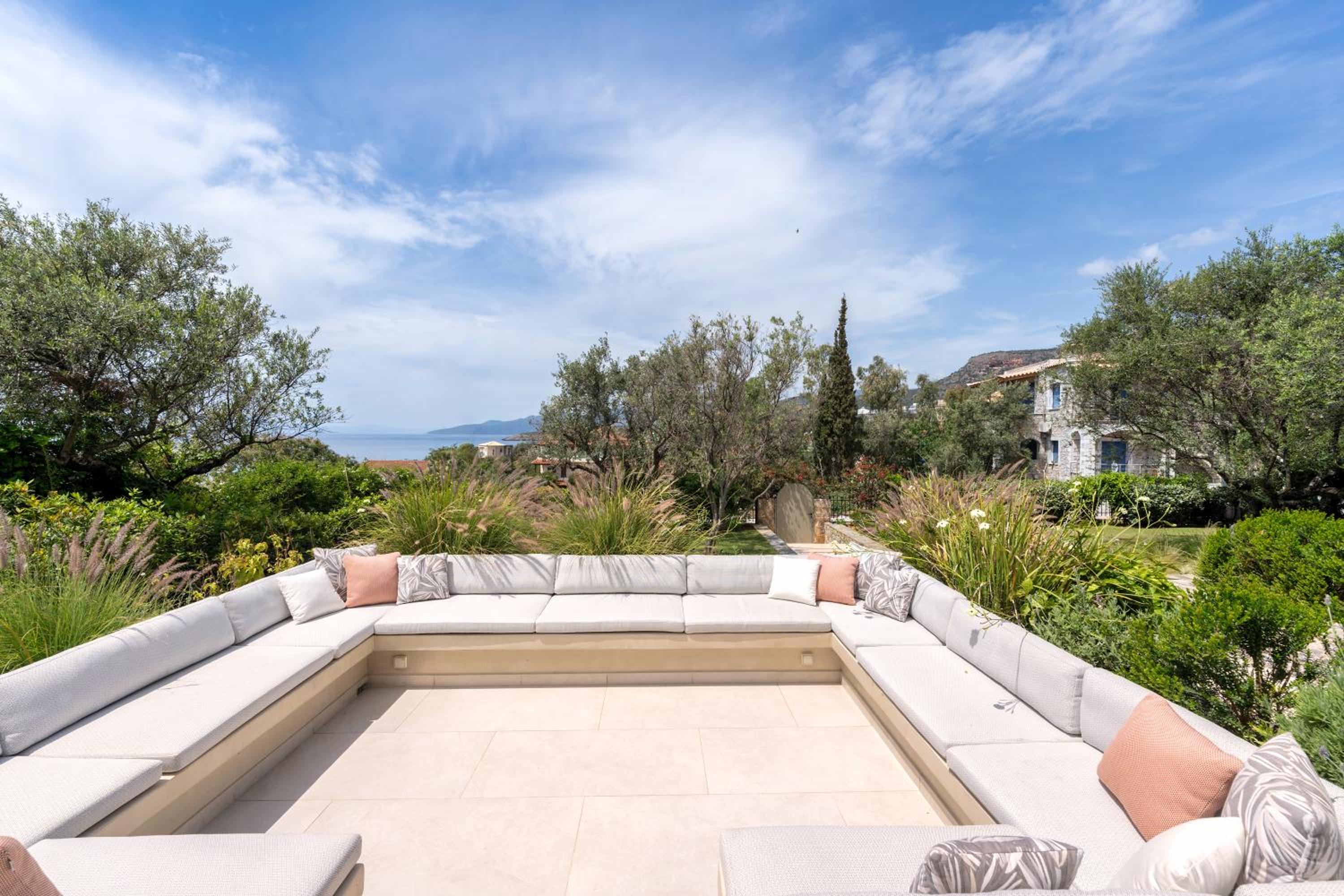 Kalogria Residence