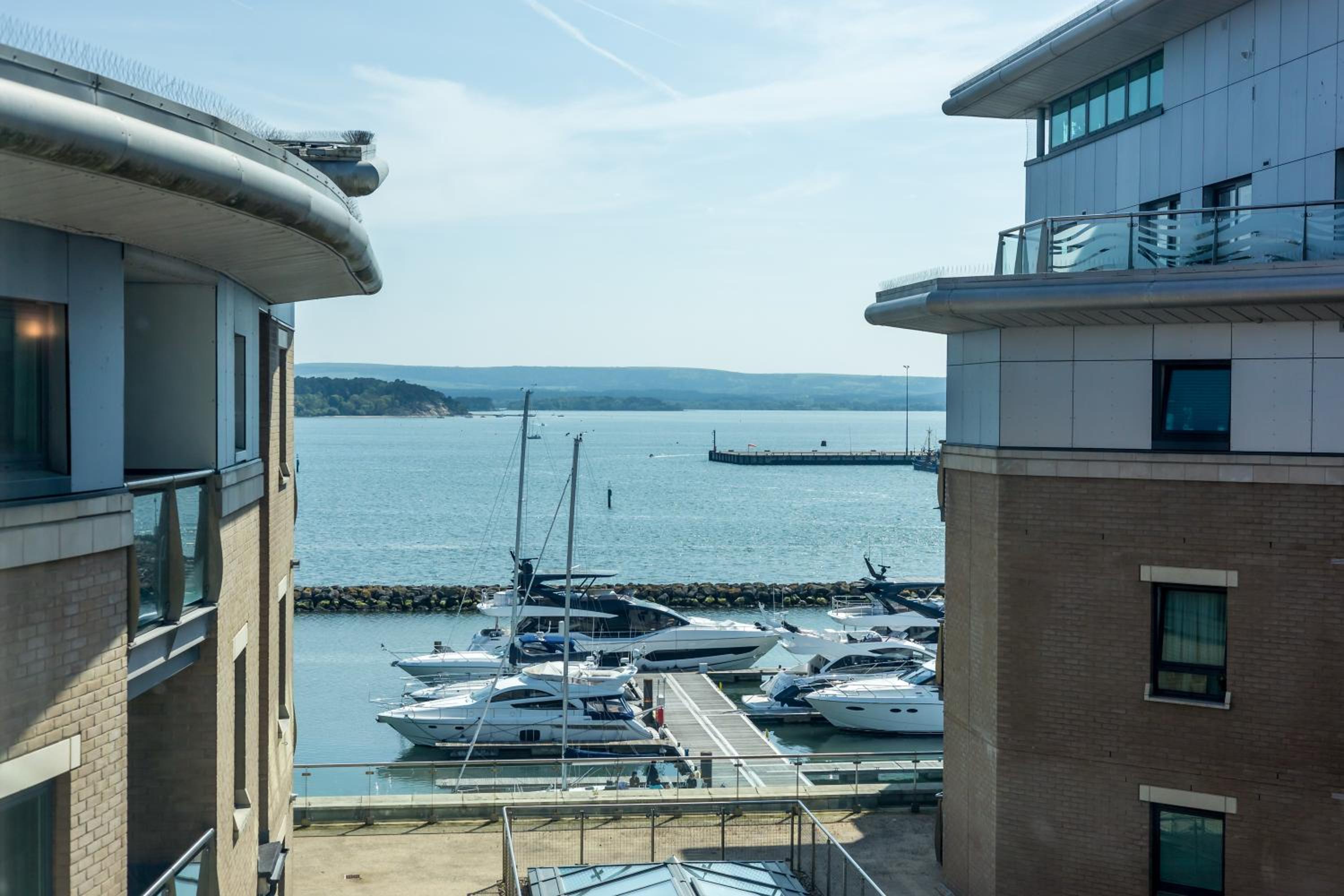 Jeanneau - Prestigious Dolphin Quays apartment on Poole Quay view 5