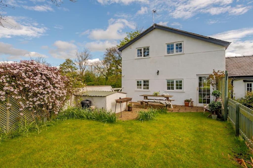 Rhos y Bel Cottage Angelsey view 3