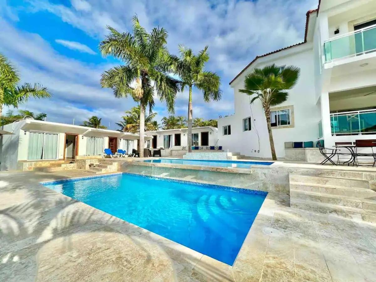 Exclusive Paradise Palms Villa