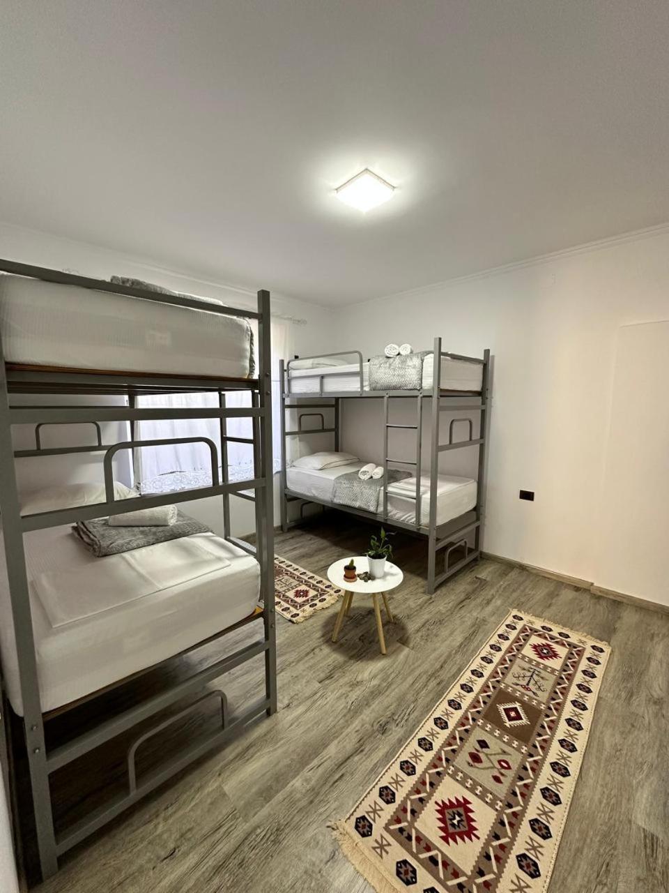 Hostel Leon Berat