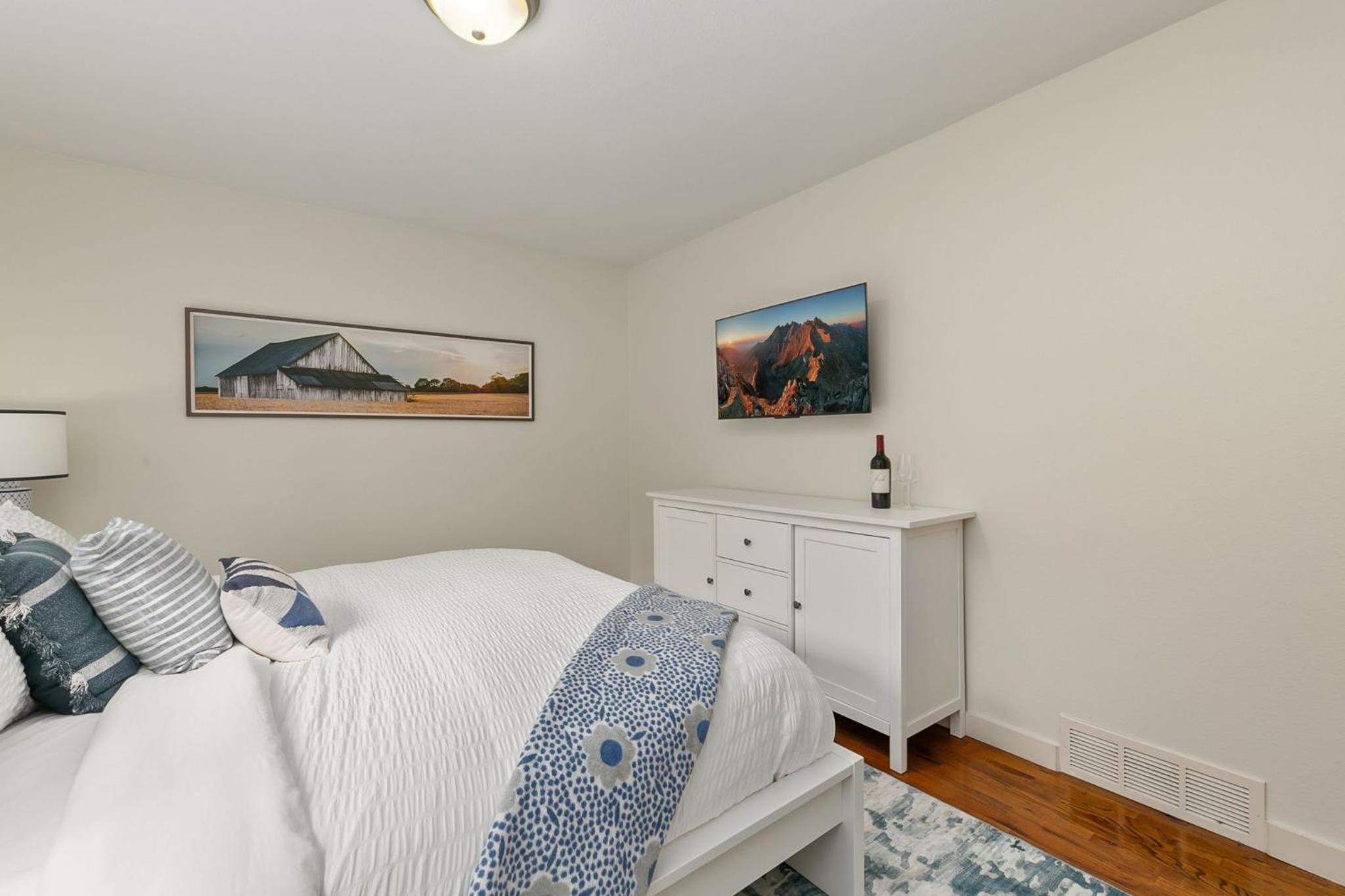 Sherwood Cottage - Steps from Old Town & Poudre River view 2