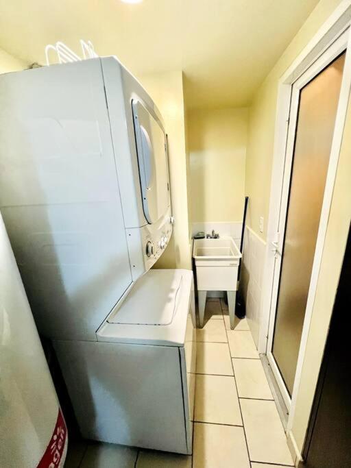 Spacious & Comfy 3 bedroom apartment view 2