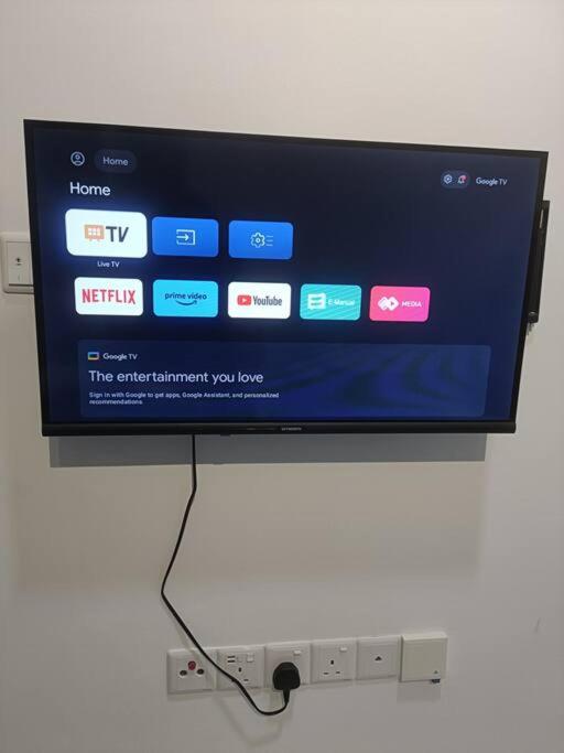 Sky Trees 2 Guests with Nflix Private Car Park High Floor B22B