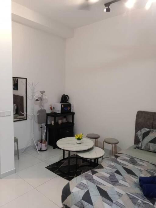 Sky Trees 2 Guests with Nflix Private Car Park High Floor B22B