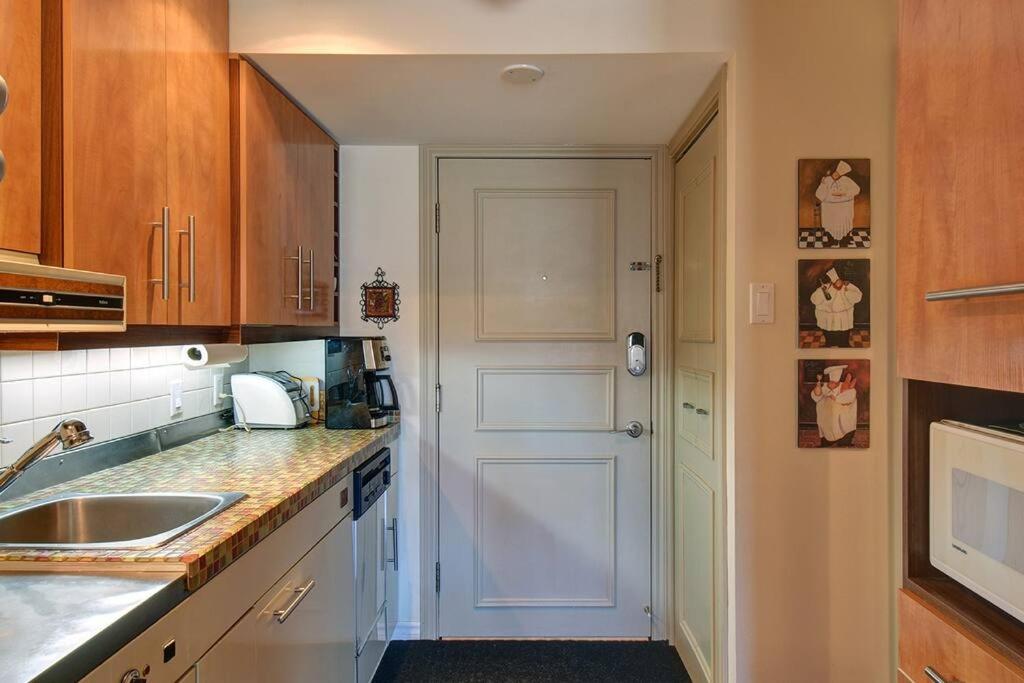 Charming Tremblant 1 Bedroom with Pool and Hot Tub