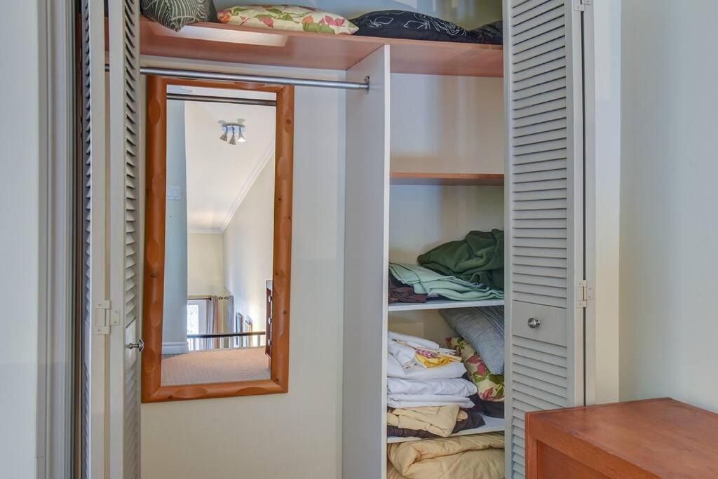 Charming Tremblant 1 Bedroom with Pool and Hot Tub