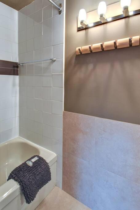 Charming Tremblant 1 Bedroom with Pool and Hot Tub