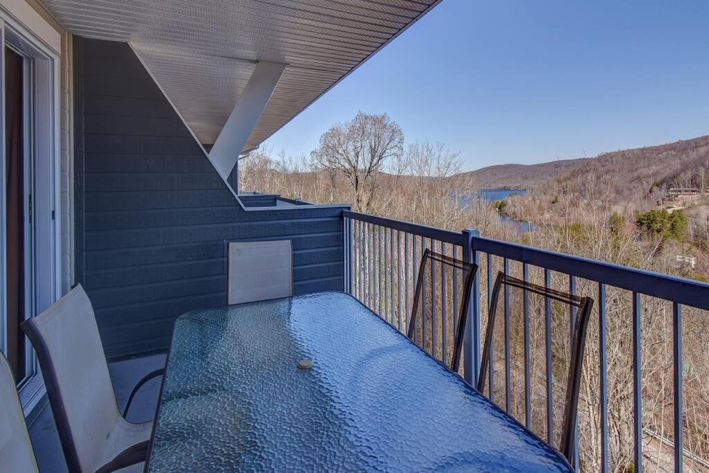 Charming Tremblant 1 Bedroom with Pool and Hot Tub